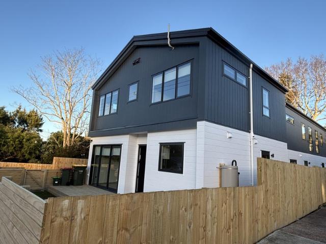 totara vale, 3 bedrooms
