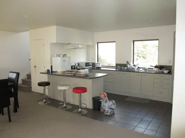 totara vale, 3 bedrooms