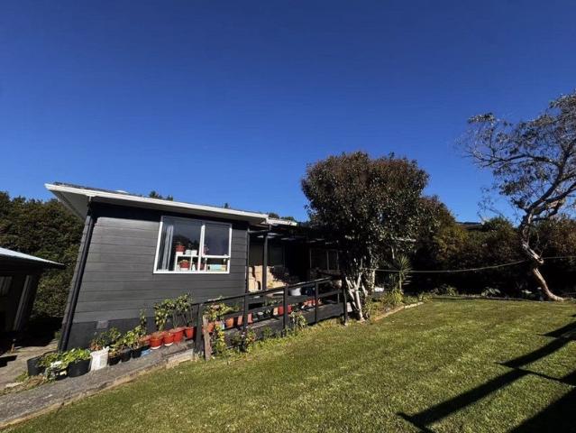 totara vale, 3 bedrooms