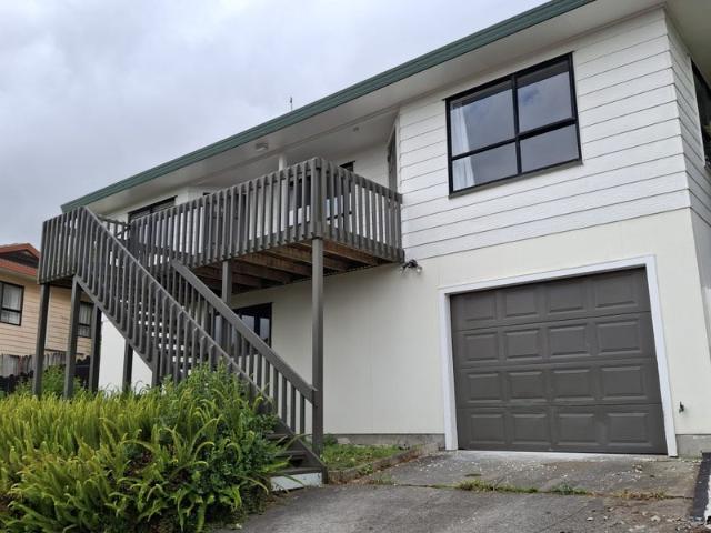 Totara Vale, 3 bedrooms
