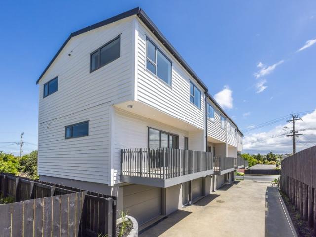 totara vale, 3 bedrooms