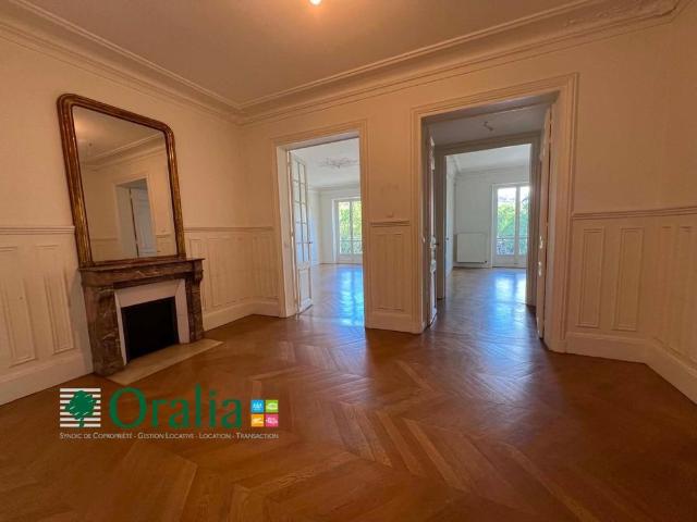 Tout savoir sur cet appartement à Paris 10ème