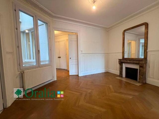 Tout savoir sur cet appartement à Paris 10ème