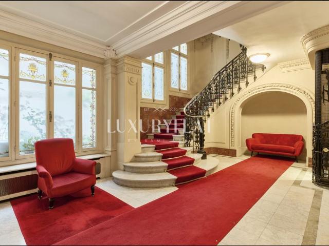 Tout savoir sur cet appartement à Paris 8ème