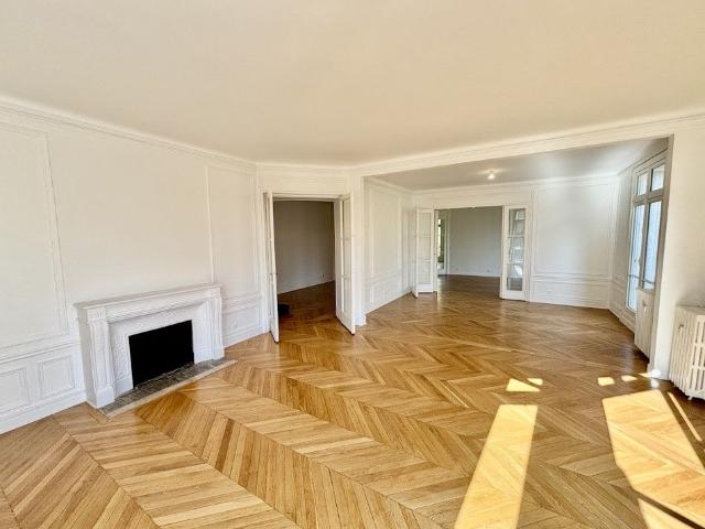Tout savoir sur cet appartement à Paris 8ème