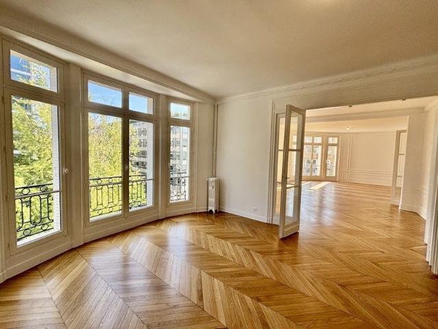 Tout savoir sur cet appartement à Paris 8ème