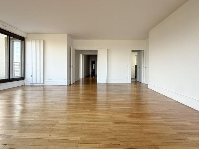 Tout savoir sur cet appartement dans le quartier Coteaux, à Saint Cloud