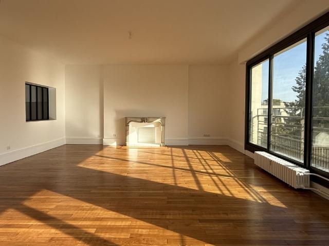 Tout savoir sur cet appartement dans le quartier Coteaux, à Saint Cloud