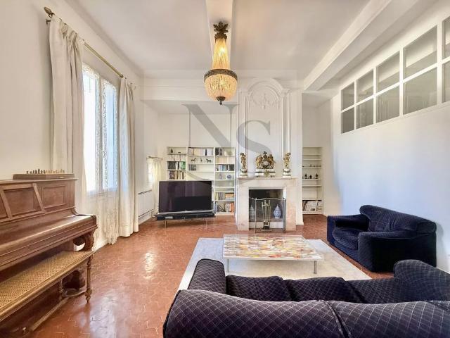Tout savoir sur cet appartement dans le quartier Comtale Cente Cours Mirabeau, à Aix en Provence