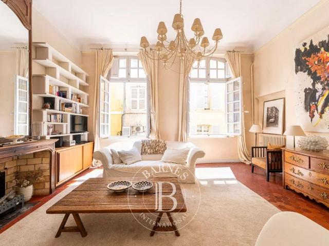 Tout savoir sur cet appartement dans le quartier Comtale Cente Cours Mirabeau, à Aix en Provence