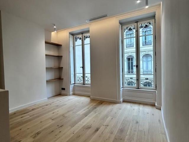 Tout savoir sur cet appartement dans le quartier Cordeliers Célestins Bourse, à Lyon 2ème