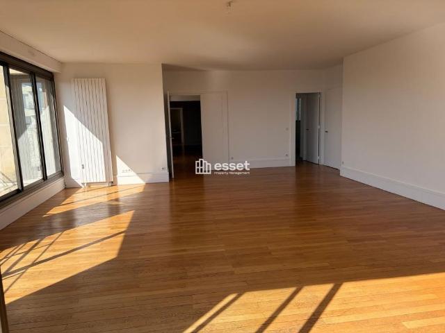 Tout savoir sur cet appartement dans le quartier Centre, à Saint Cloud