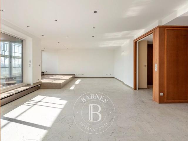 Tout savoir sur cet appartement dans le quartier Centre et Sud Est, à Saint Didier au Mont d'Or