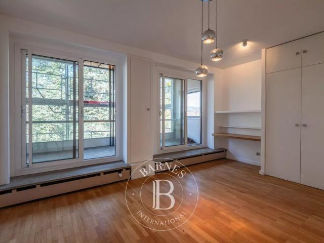 Tout savoir sur cet appartement dans le quartier Centre et Sud Est, à Saint Didier au Mont d'Or