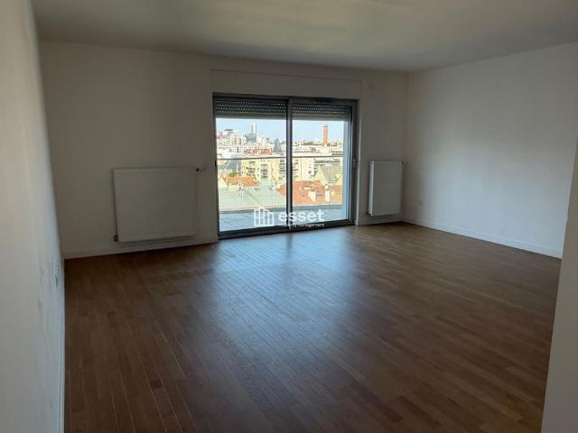 Tout savoir sur cet appartement dans le quartier Centre Ville, à Suresnes
