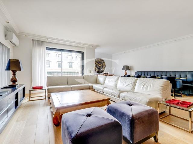Tout savoir sur cet appartement dans le quartier Chaillot, à Paris 16ème