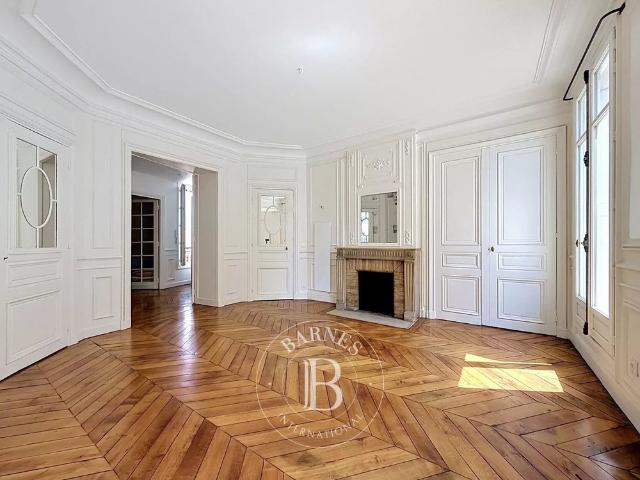 Tout savoir sur cet appartement dans le quartier Chaillot, à Paris 16ème