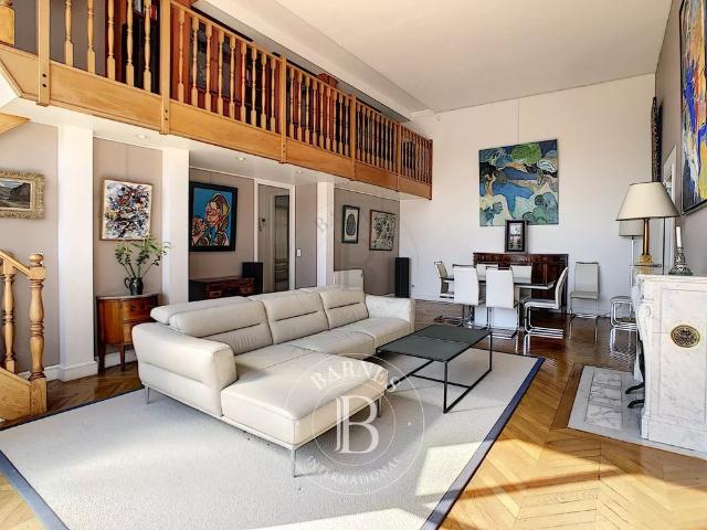 Tout savoir sur cet appartement dans le quartier Chaillot, à Paris 16ème
