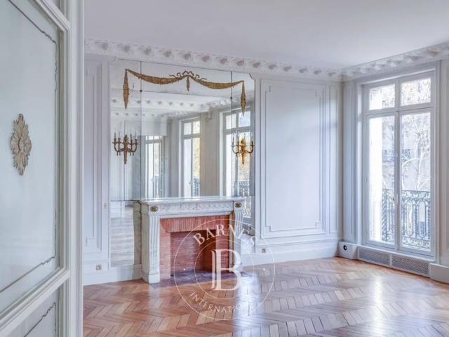 Tout savoir sur cet appartement dans le quartier Chaillot, à Paris 16ème