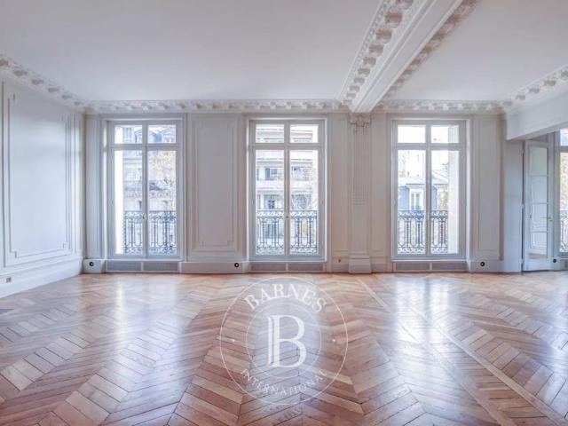 Tout savoir sur cet appartement dans le quartier Chaillot, à Paris 16ème