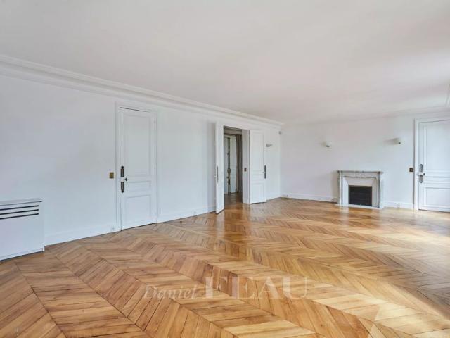 Tout savoir sur cet appartement dans le quartier Chaillot, à Paris 16ème