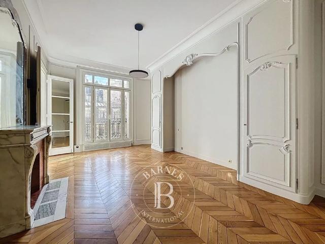 Tout savoir sur cet appartement dans le quartier Chaillot, à Paris 16ème