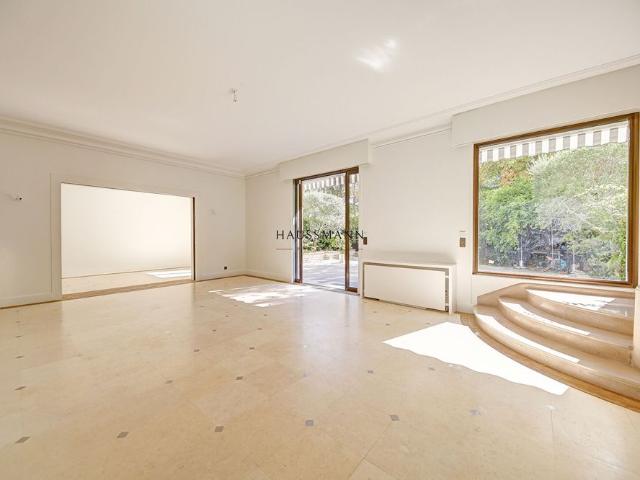 Tout savoir sur cet appartement dans le quartier Charles Laffitte, à Neuilly sur Seine