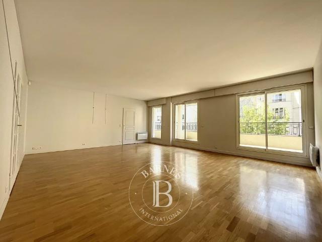 Tout savoir sur cet appartement dans le quartier Charles Laffitte, à Neuilly sur Seine