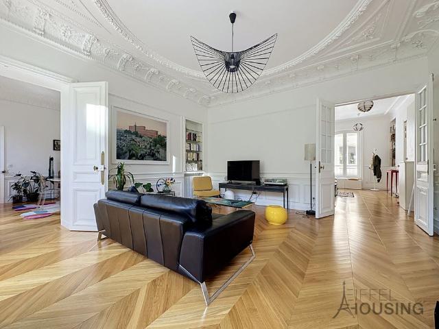 Tout savoir sur cet appartement dans le quartier Chateau d'Eau Lancry, à Paris 10ème