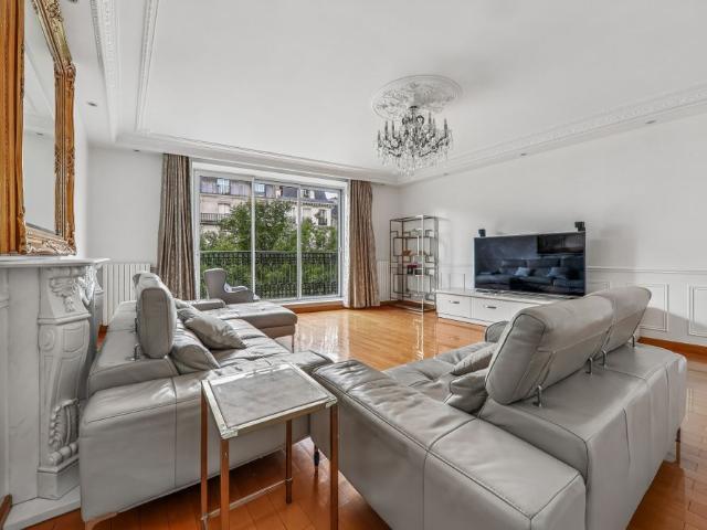 Tout savoir sur cet appartement dans le quartier Chateau d'Eau Lancry, à Paris 10ème