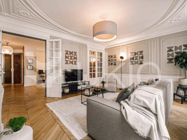 Tout savoir sur cet appartement dans le quartier Clichy Trinité, à Paris 9ème