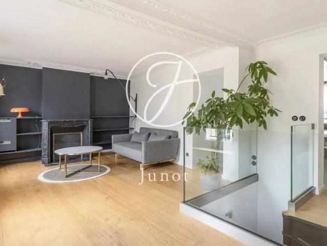 Tout savoir sur cet appartement dans le quartier Clichy Trinité, à Paris 9ème