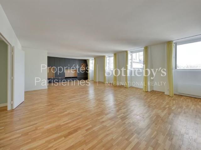 Tout savoir sur cet appartement dans le quartier Clichy Trinité, à Paris 9ème