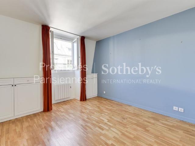 Tout savoir sur cet appartement dans le quartier Clichy Trinité, à Paris 9ème