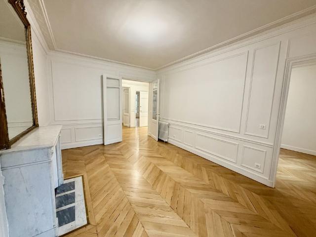 Tout savoir sur cet appartement dans le quartier Auteuil Nord, à Paris 16ème