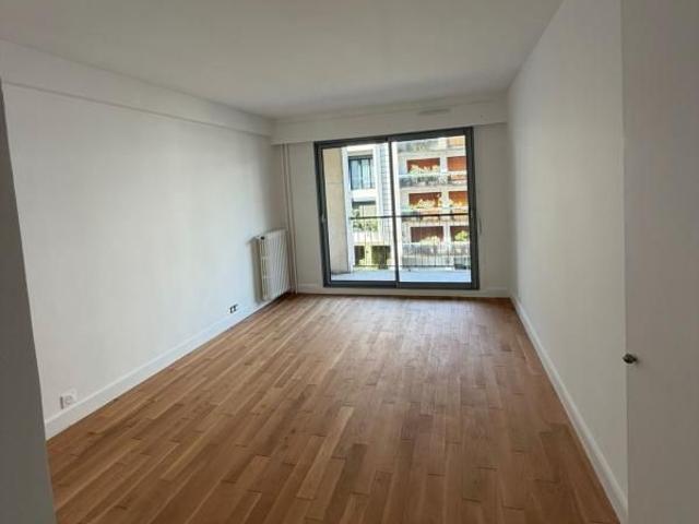 Tout savoir sur cet appartement dans le quartier Auteuil Nord, à Paris 16ème