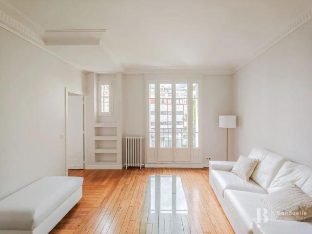 Tout savoir sur cet appartement dans le quartier Auteuil Sud, à Paris 16ème