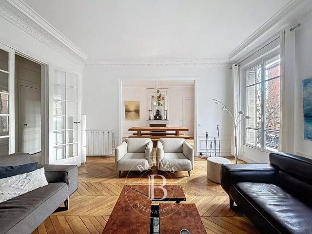 Tout savoir sur cet appartement dans le quartier Auteuil Sud, à Paris 16ème