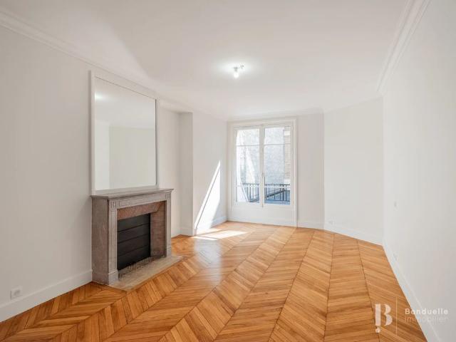 Tout savoir sur cet appartement dans le quartier Bois de Boulogne, à Paris 16ème