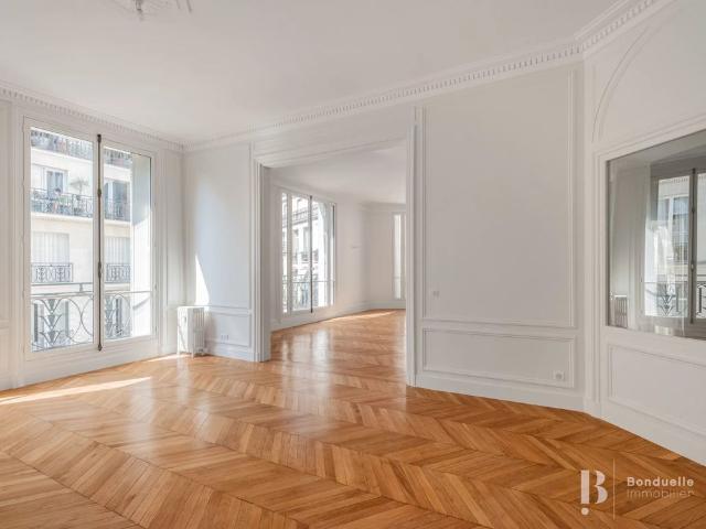 Tout savoir sur cet appartement dans le quartier Bois de Boulogne, à Paris 16ème