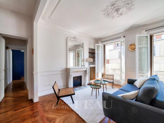 Tout savoir sur cet appartement dans le quartier Batignolles Cardinet, à Paris 17ème