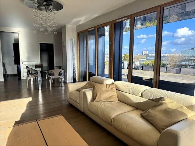 Tout savoir sur cet appartement dans le quartier Billancourt–Rives de Seine, à Boulogne Billancourt