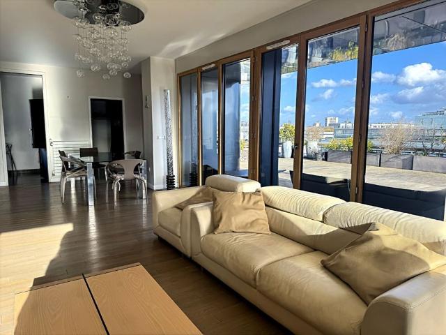 Tout savoir sur cet appartement dans le quartier Billancourt–Rives de Seine, à Boulogne Billancourt