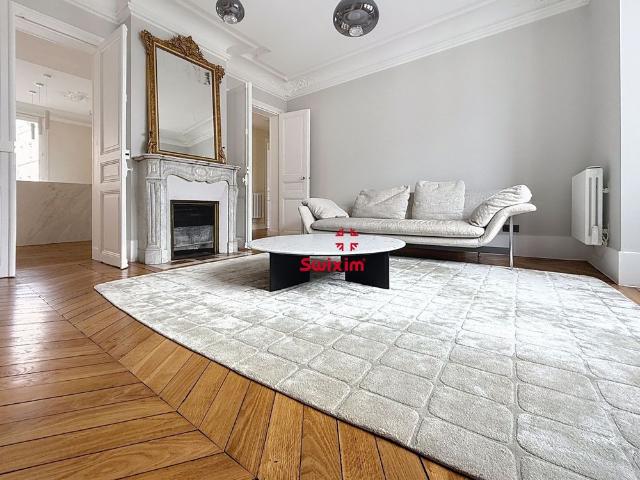 Tout savoir sur cet appartement dans le quartier Buttes Chaumont, à Paris 19ème