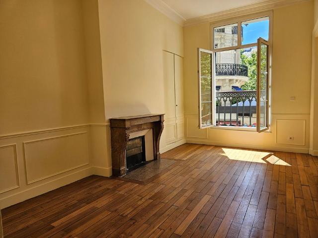 Tout savoir sur cet appartement dans le quartier Grange Aux Belles Terrage, à Paris 10ème
