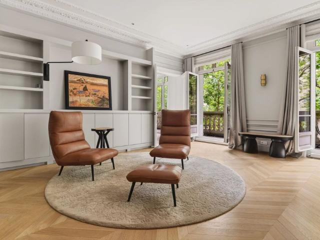 Tout savoir sur cet appartement dans le quartier Gros Caillou, à Paris 7ème