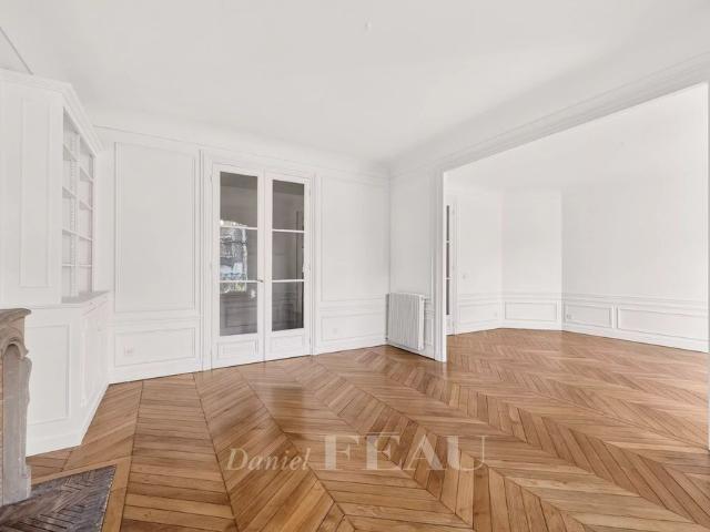 Tout savoir sur cet appartement dans le quartier Gros Caillou, à Paris 7ème