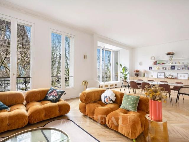 Tout savoir sur cet appartement dans le quartier Gros Caillou, à Paris 7ème