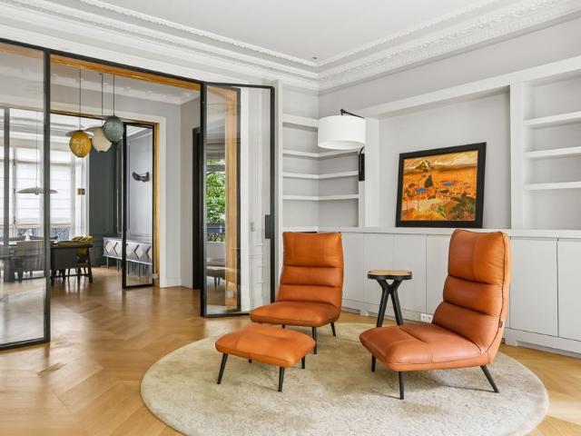 Tout savoir sur cet appartement dans le quartier Gros Caillou, à Paris 7ème