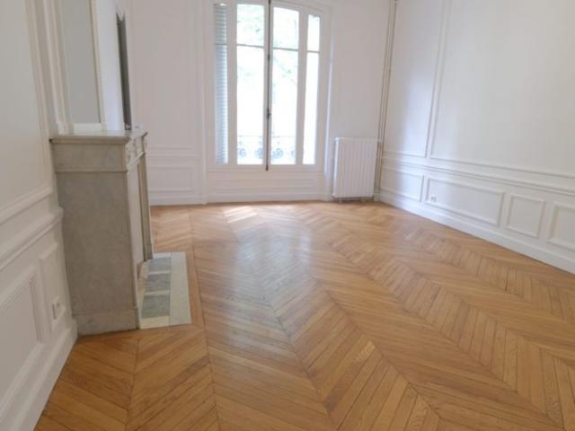 Tout savoir sur cet appartement dans le quartier Gros Caillou, à Paris 7ème
